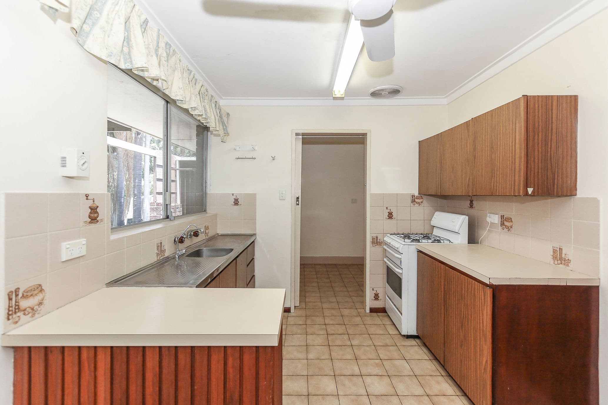 48 Alciston Way, Huntingdale WA 6110, Huntingdale - Thumbnail 2
