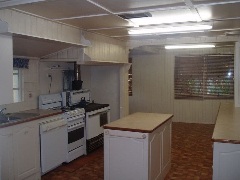 167 Alfred Street, CHARLEVILLE QLD 4470, Charleville - Thumbnail 2