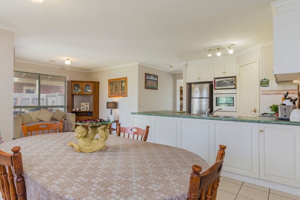 32 Paratone Crescent, St Albans Park VIC 3219, St Albans Park - Thumbnail 4