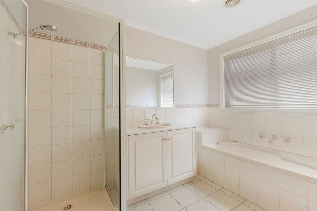 32 Paratone Crescent, St Albans Park VIC 3219, St Albans Park - Thumbnail 6