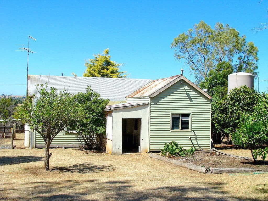 89 Hamilton-Chatsworth Road, Hamilton VIC 3300, Hamilton - Thumbnail 2