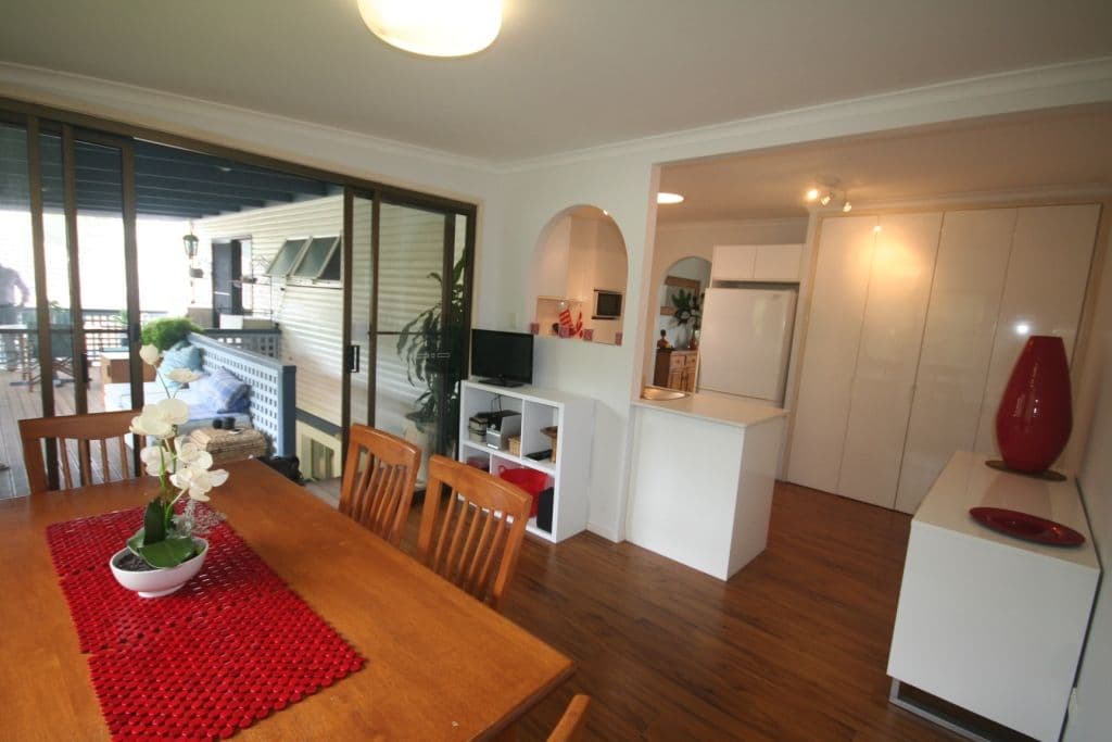 9 Mentone Avenue, BUNDALL QLD 4217, Bundall - Thumbnail 4