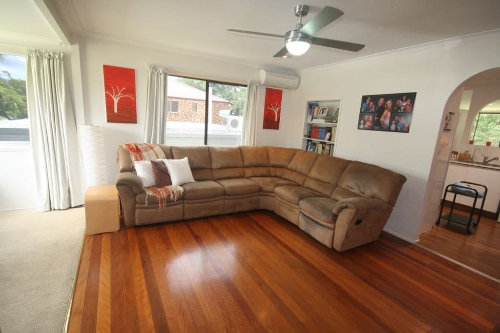 9 Mentone Avenue, BUNDALL QLD 4217, Bundall - Thumbnail 6
