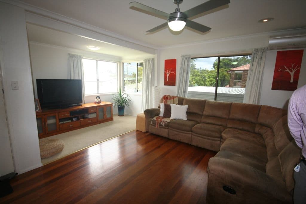 9 Mentone Avenue, BUNDALL QLD 4217, Bundall - Thumbnail 7