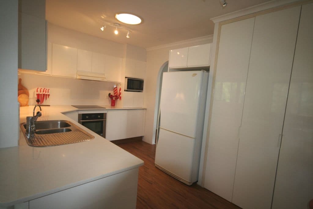 9 Mentone Avenue, BUNDALL QLD 4217, Bundall - Thumbnail 8