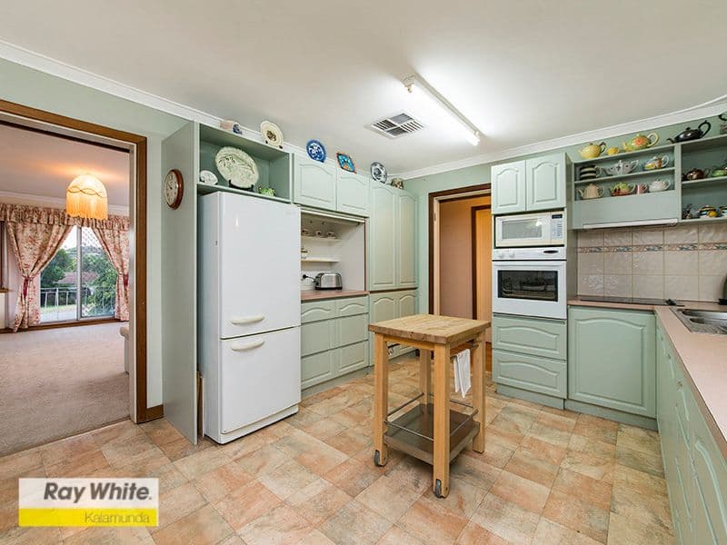 10 Bladon Way, Swan View WA 6056, Swan View - Thumbnail 3