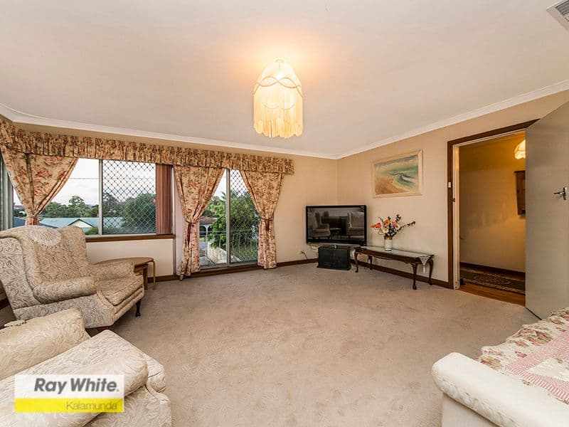 10 Bladon Way, Swan View WA 6056, Swan View - Thumbnail 4