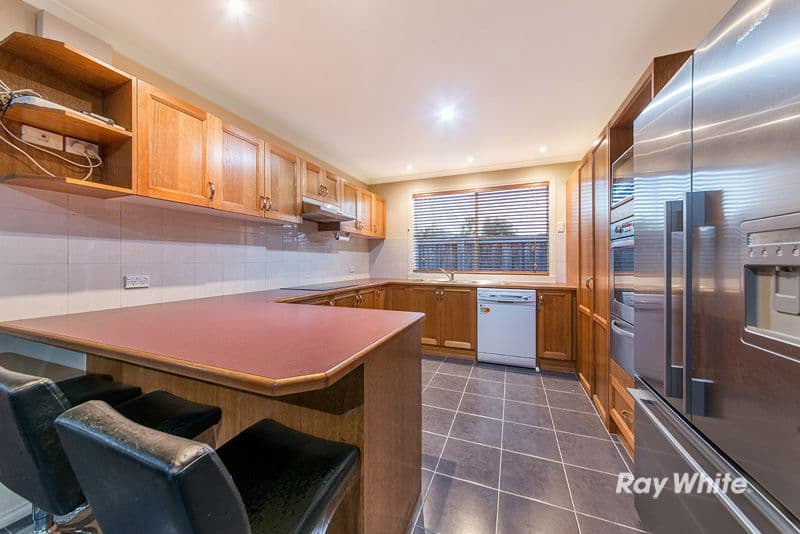 8 Broadleaf Way, Cranbourne VIC 3977, Cranbourne - Thumbnail 3