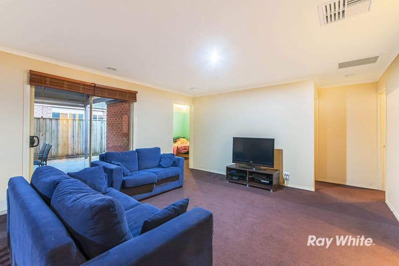 8 Broadleaf Way, Cranbourne VIC 3977, Cranbourne - Thumbnail 6