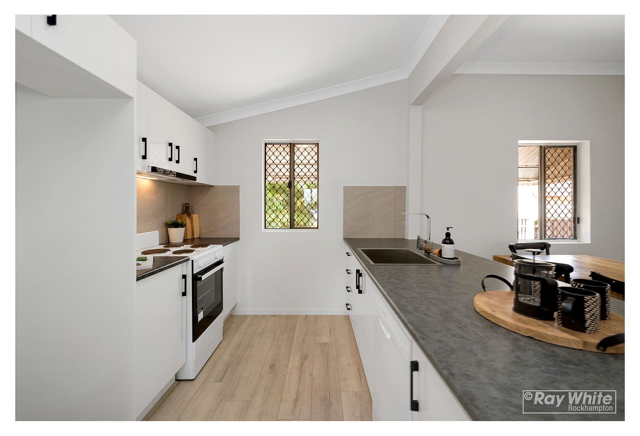 8 Goodson Street, West Rockhampton QLD 4700, West Rockhampton - Thumbnail 2
