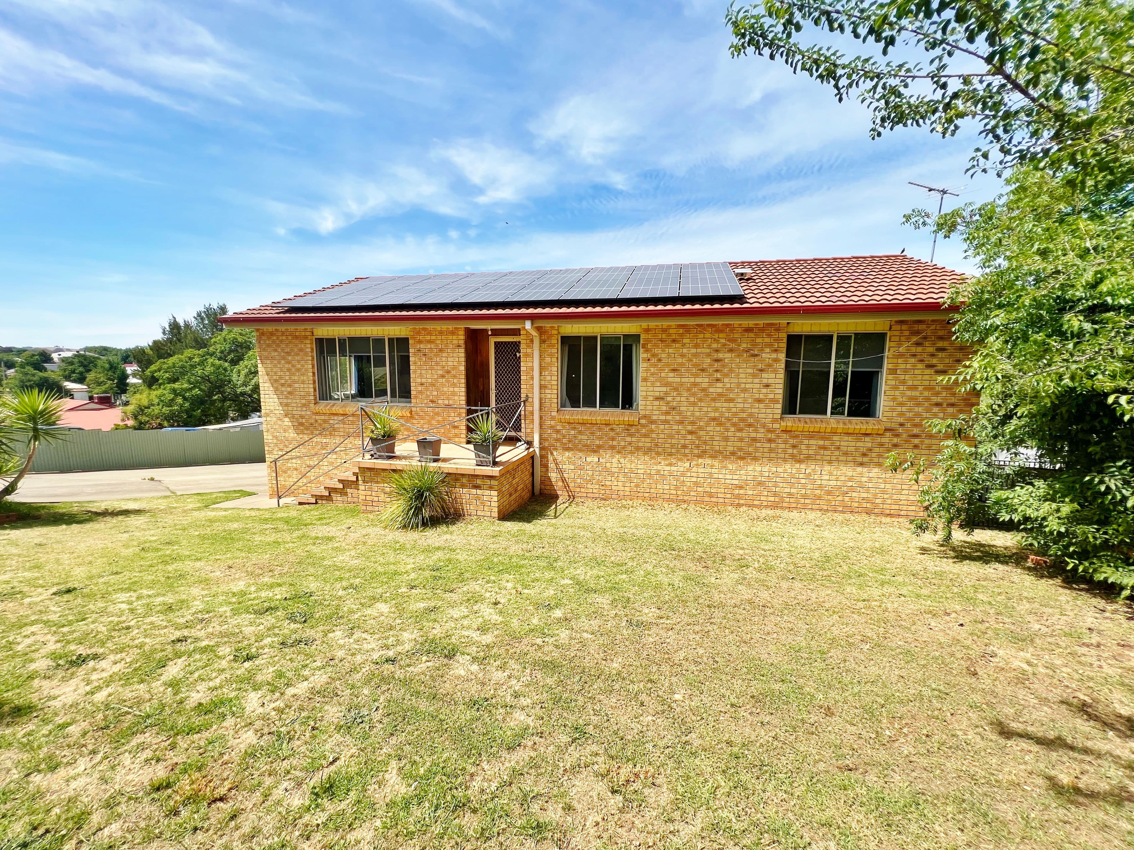 110 Edwards Street, Young NSW 2594, Young - Thumbnail 2