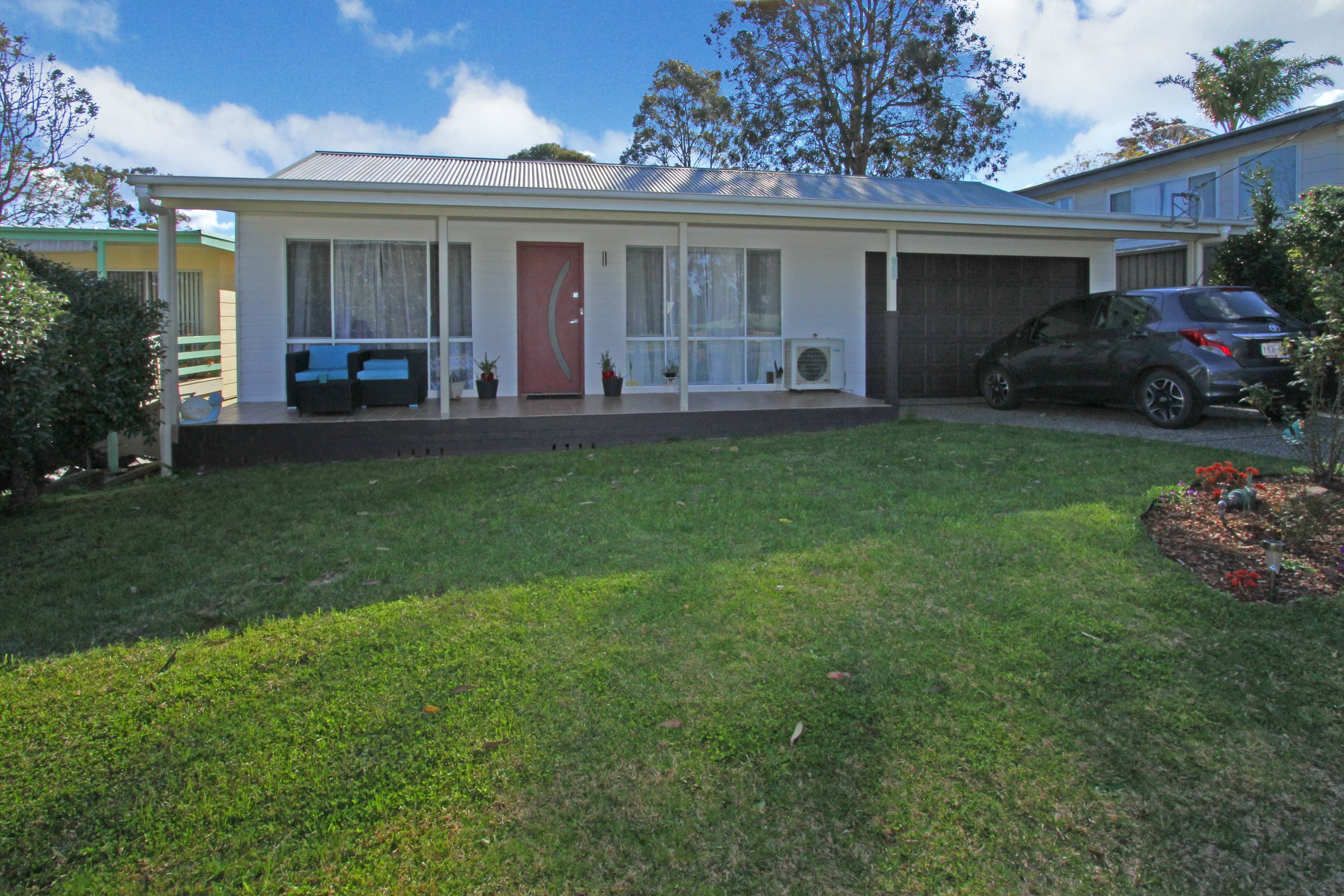 91 Berrima Parade, Surfside - Image 1