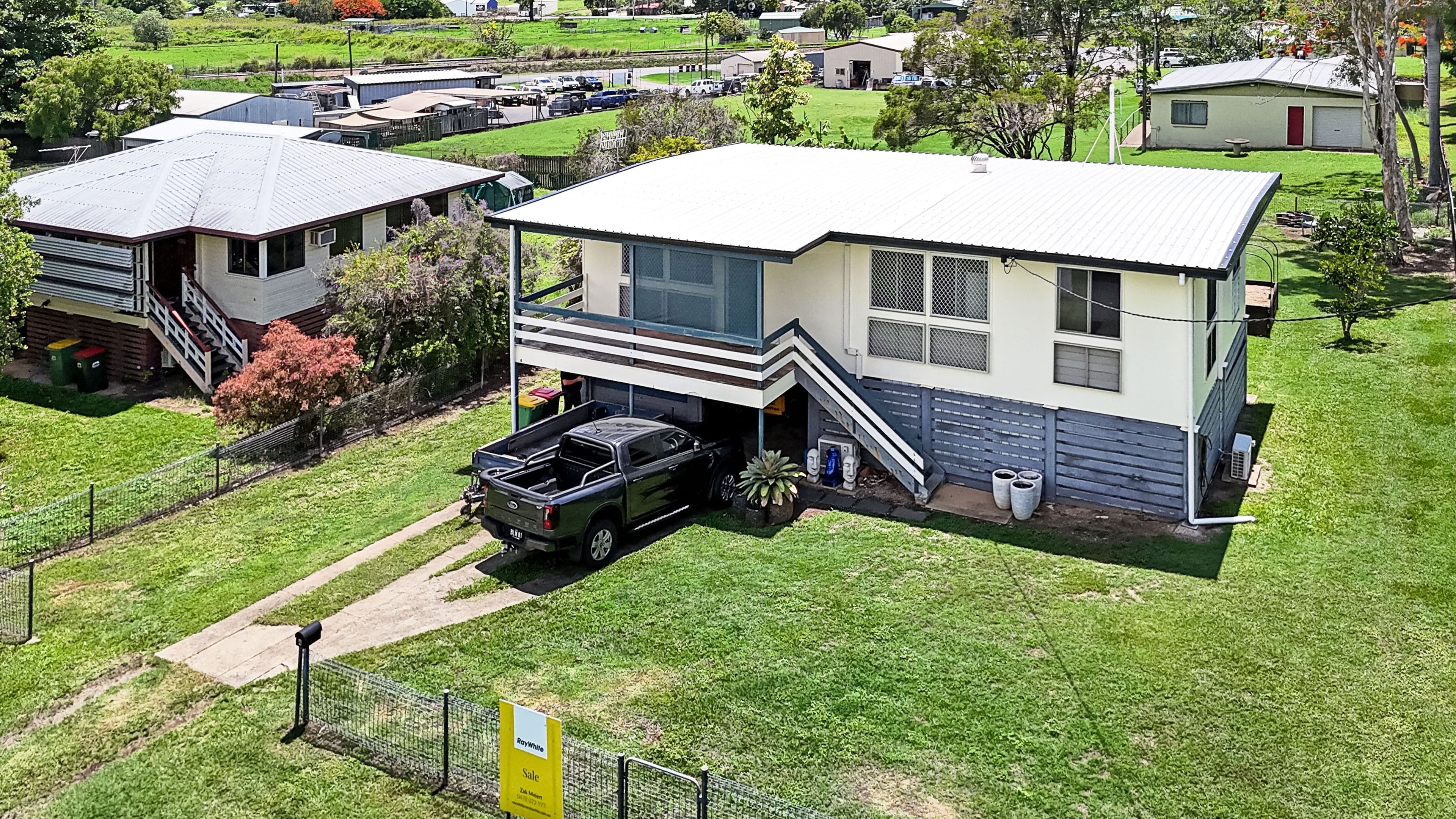 4 Bell Street, Sarina QLD 4737, Sarina - Thumbnail 2