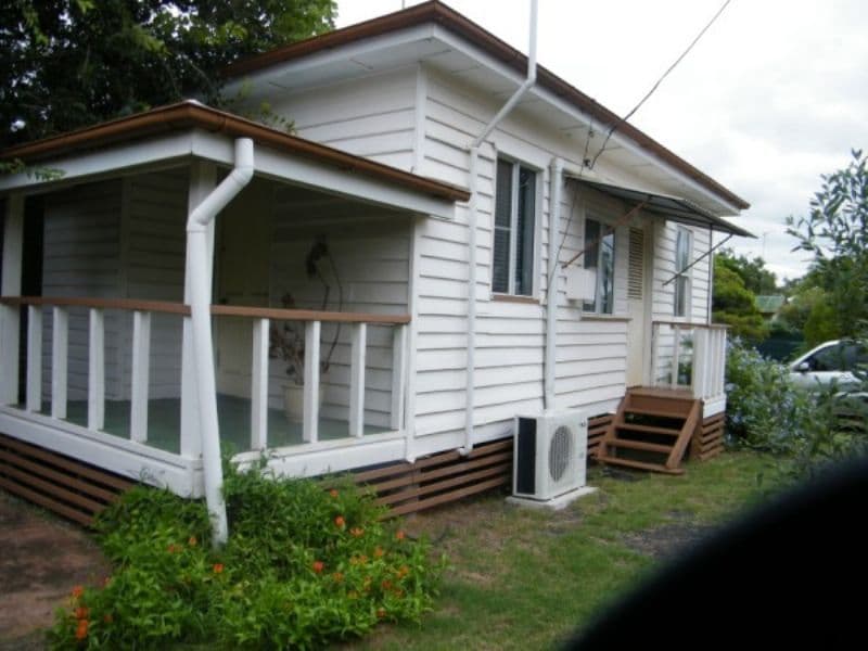 8  Castle Street, CHINCHILLA QLD 4413, Chinchilla - Thumbnail 3