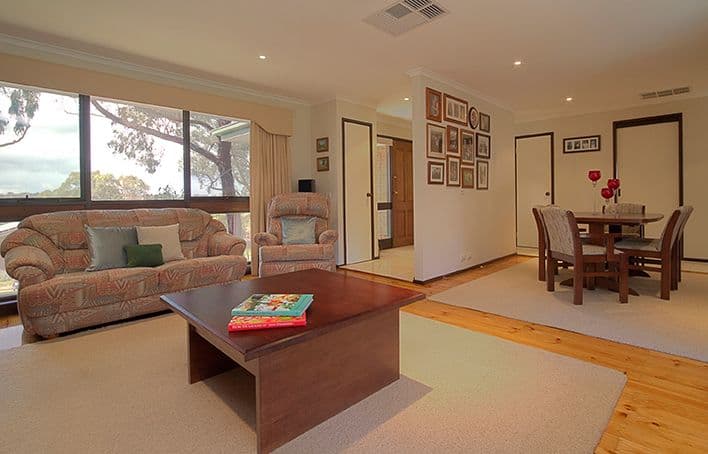 61 Tallow Wood Drive, GREENSBOROUGH VIC 3088, Greensborough - Thumbnail 2