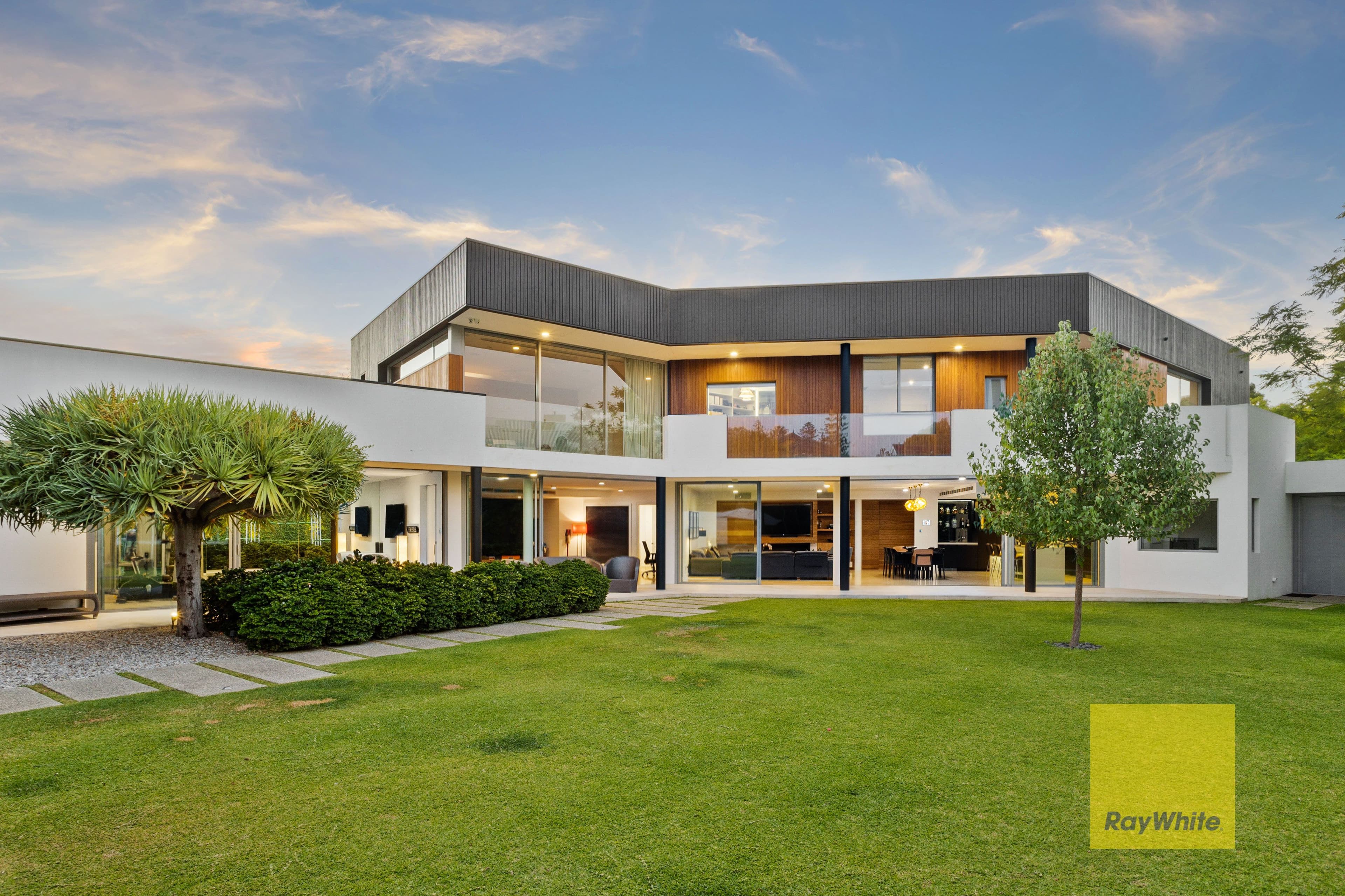 135 Circe Circle, Dalkeith WA 6009, Dalkeith - Image 1
