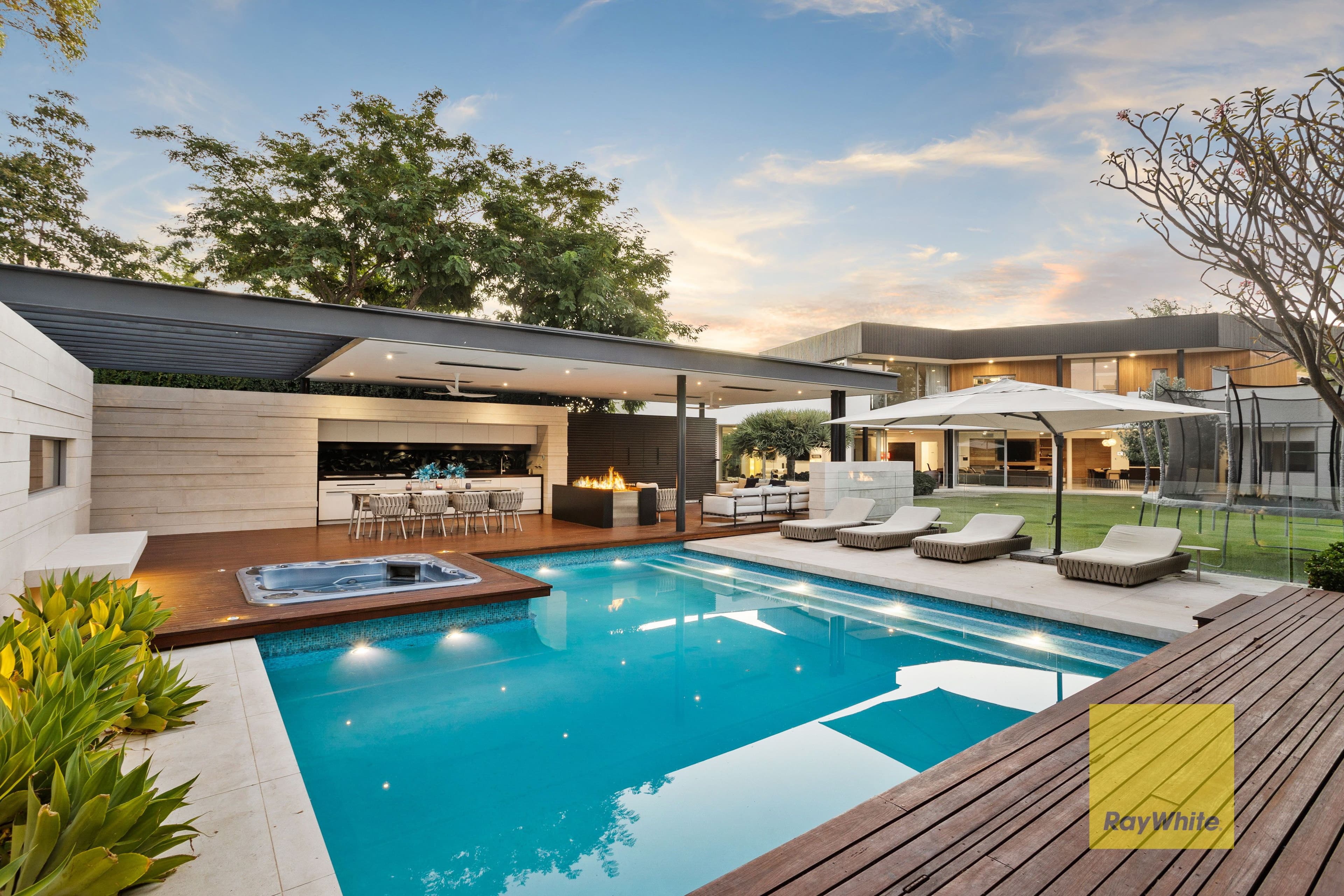 135 Circe Circle, Dalkeith WA 6009, Dalkeith - Thumbnail 2