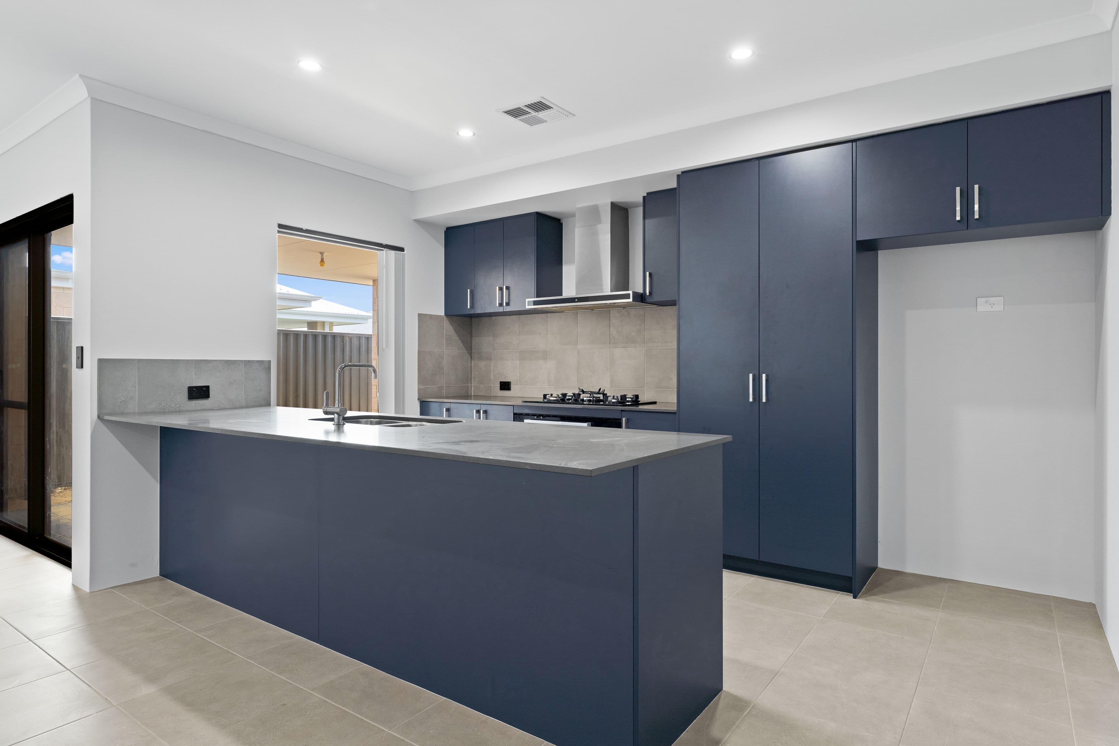 8 Nordend Road, Lakelands WA 6180, Lakelands - Thumbnail 2
