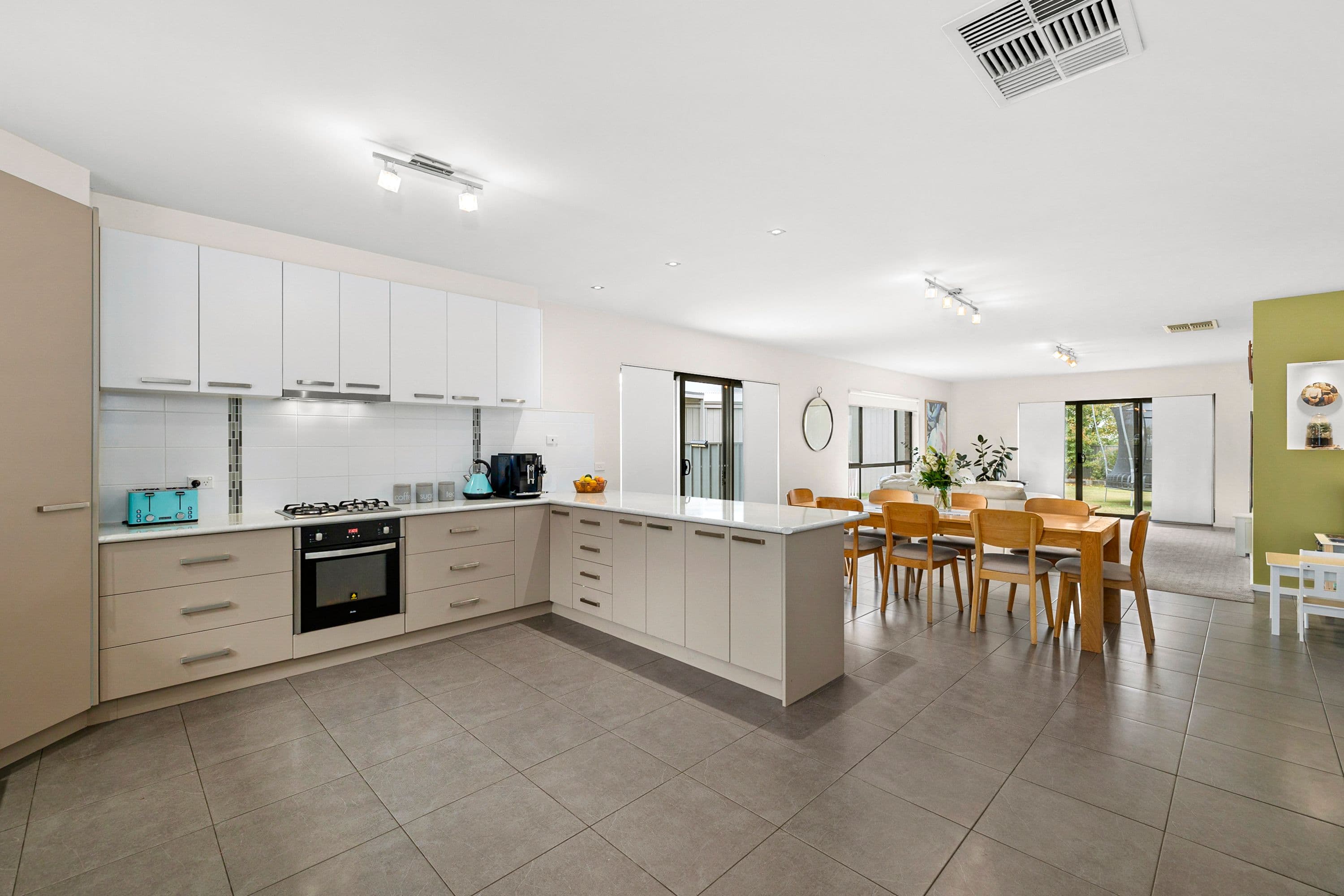 15 Glastonbury Place, Ararat VIC 3377, Ararat - Thumbnail 5