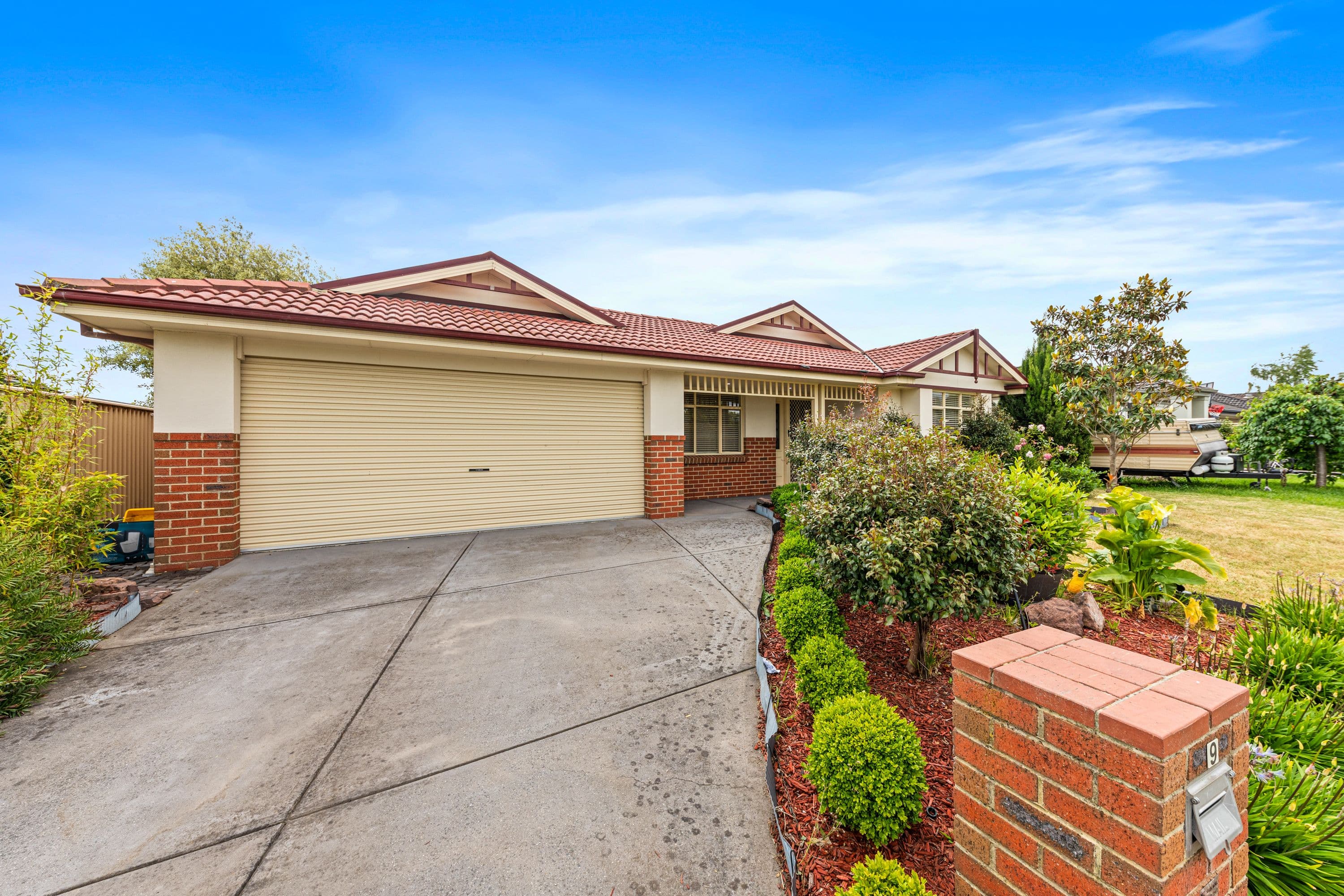 9 Teal Place, Pakenham VIC 3810, Pakenham - Thumbnail 2