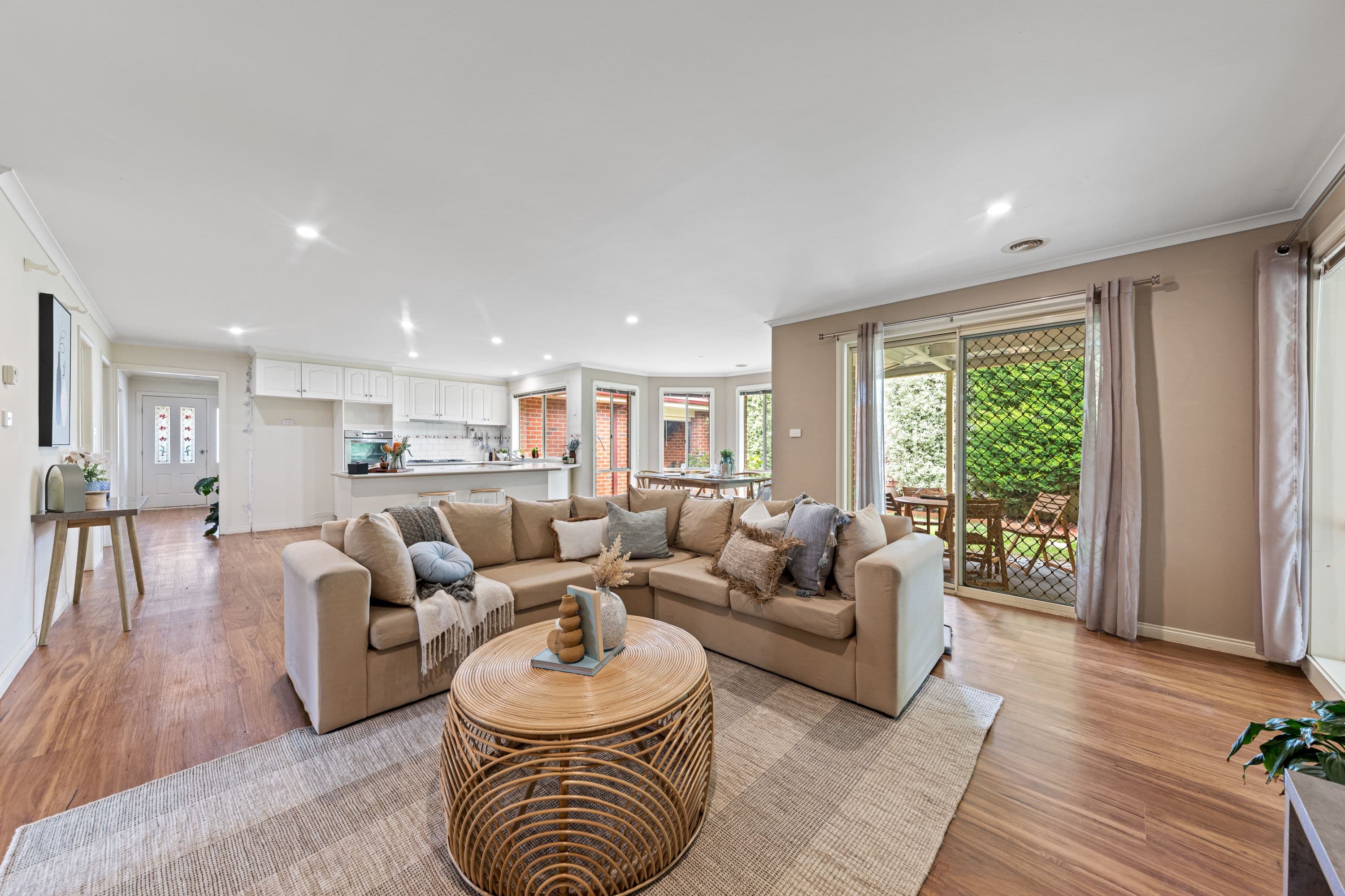 9 Teal Place, Pakenham VIC 3810, Pakenham - Thumbnail 6