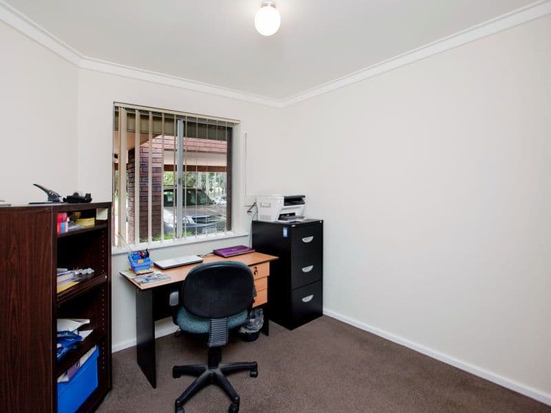 33 Alderhurst Crescent, BAYSWATER WA 6053, Bayswater - Thumbnail 6
