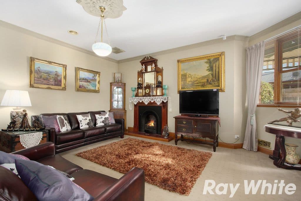 4 McCaffery Rise, Pakenham VIC 3810, Pakenham - Thumbnail 2