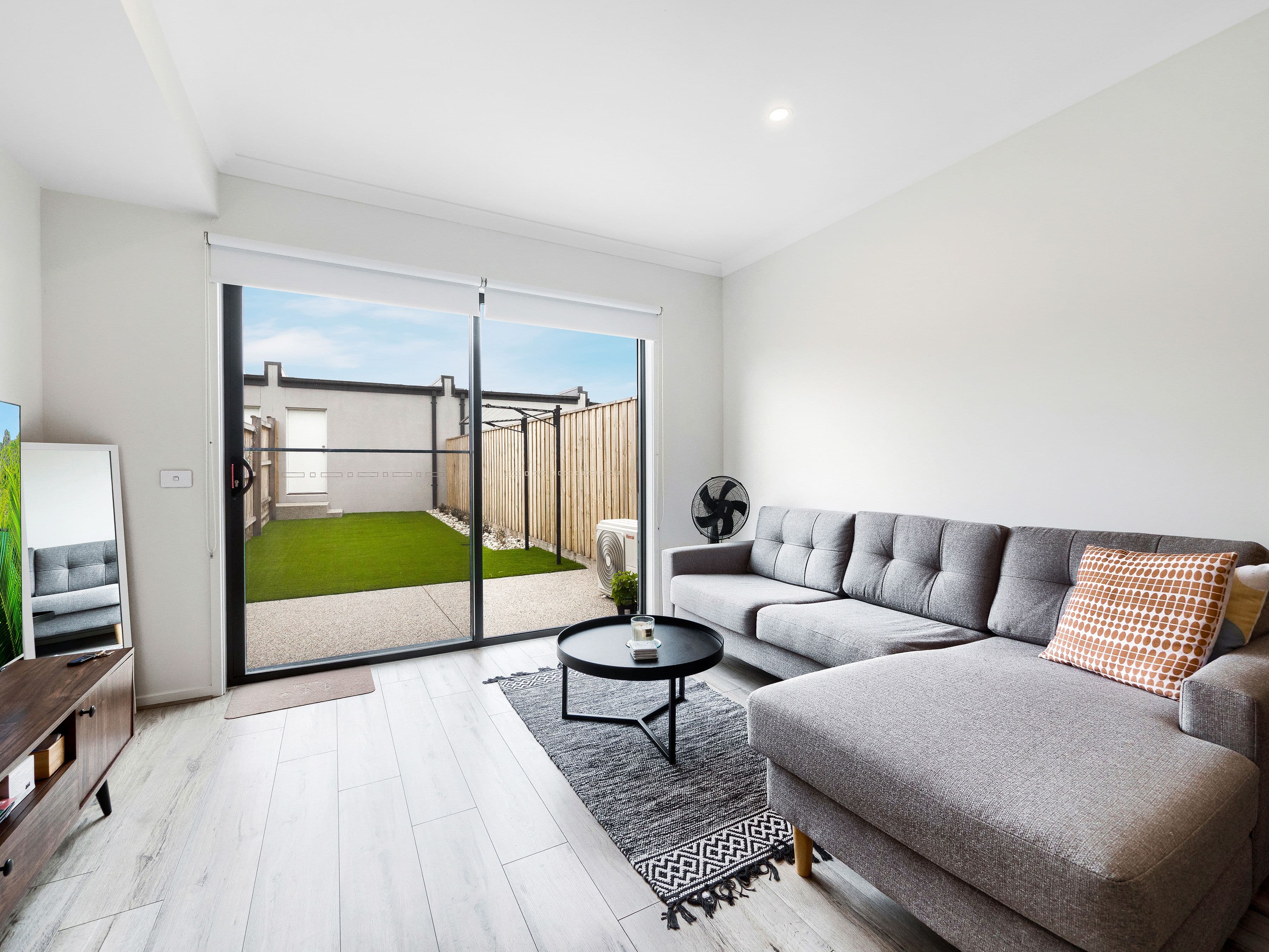 7B Thoroughbred Drive, Clyde North VIC 3978, Clyde North - Thumbnail 7