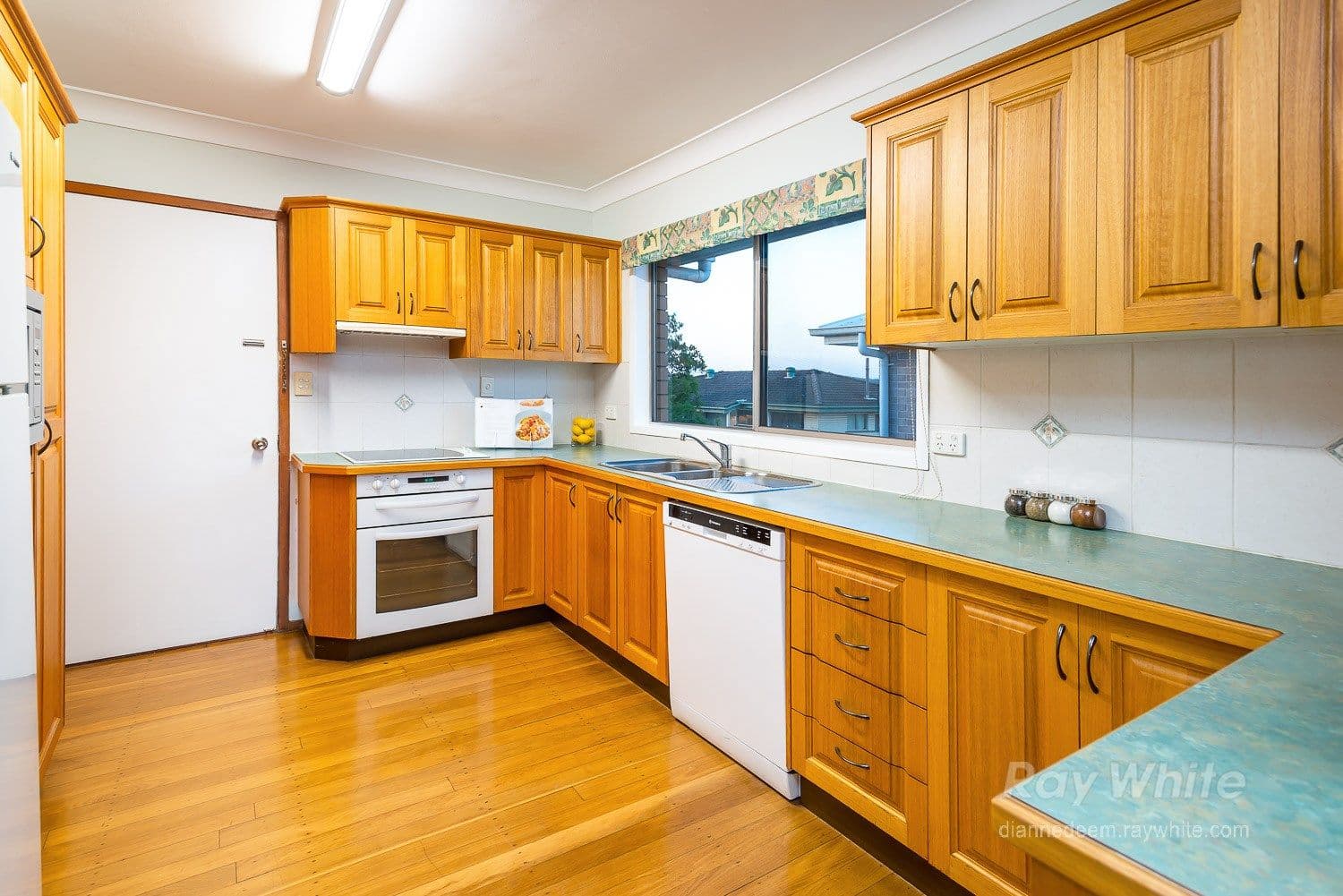 57 Luprena Street, Mansfield QLD 4122, Mansfield - Thumbnail 3