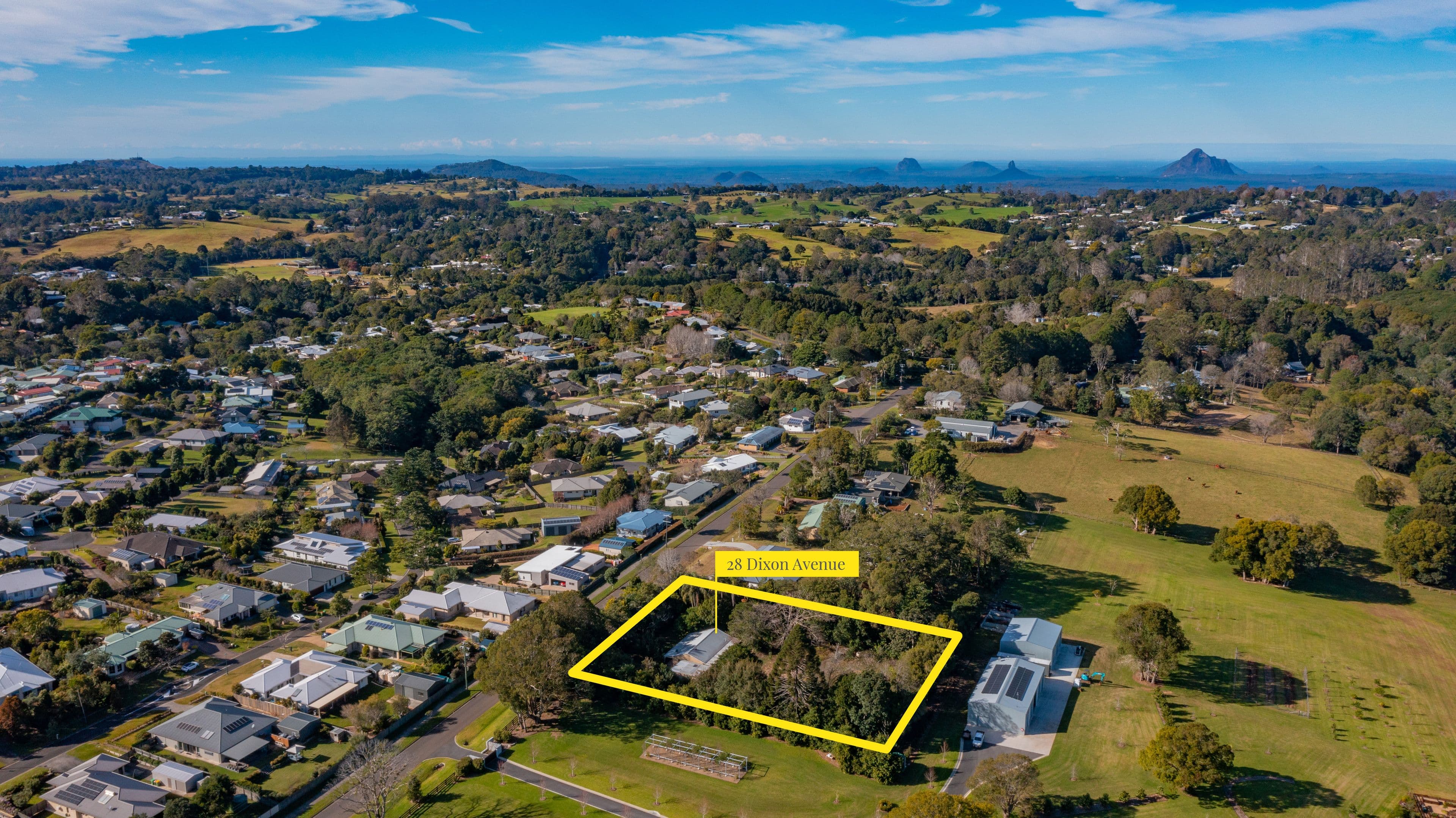 28 Dixon Avenue, Maleny QLD 4552, Maleny - Thumbnail 3