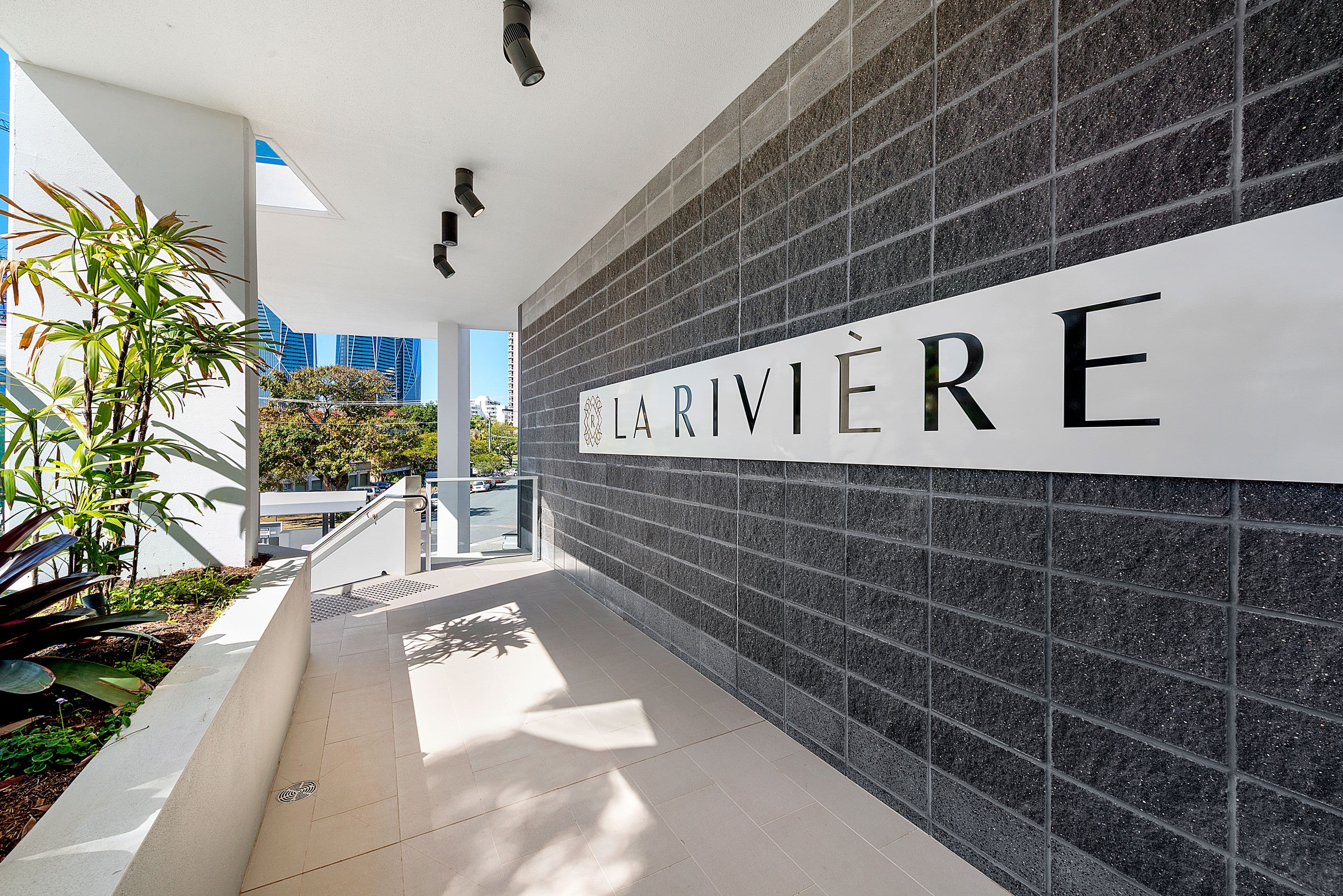 19 Cannes Avenue, Surfers Paradise QLD 4217, Surfers Paradise - Image 1