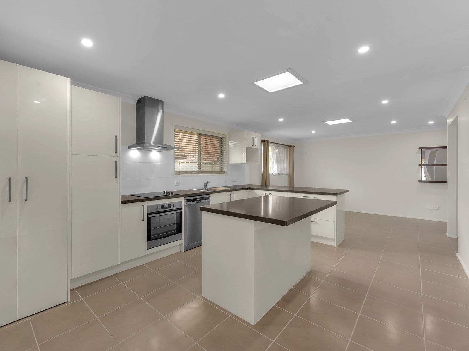 96 Patrea Street, Banyo QLD 4014, Banyo - Thumbnail 2