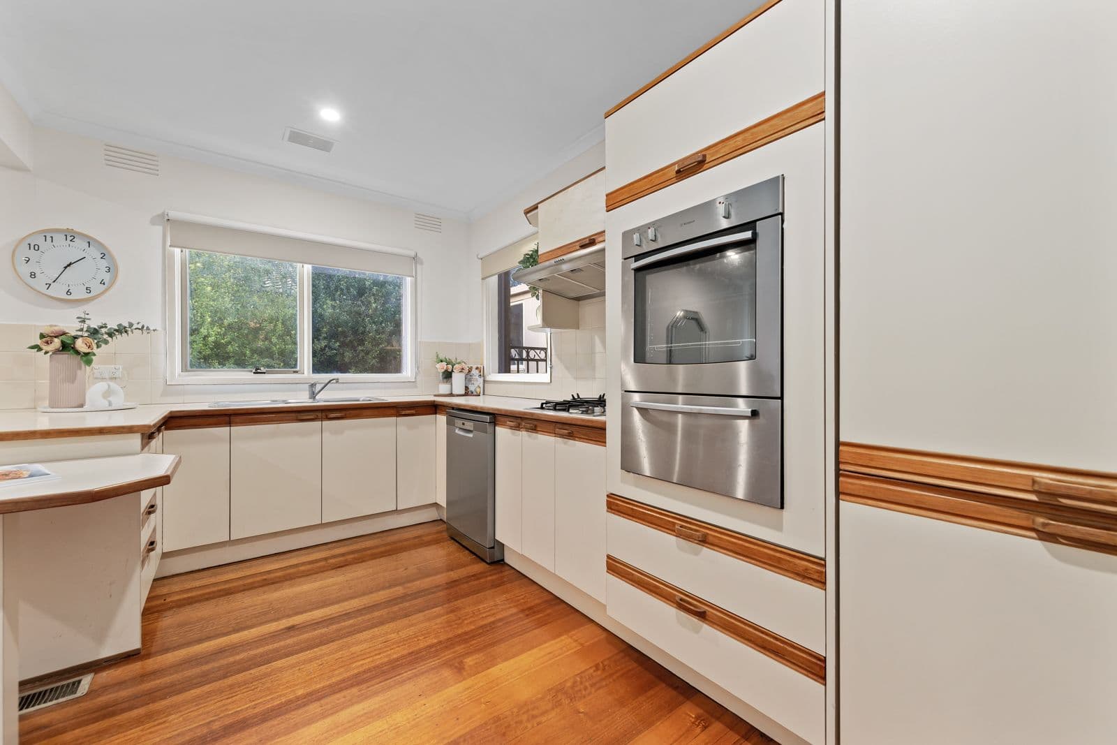 76 Rathmullen Quadrant, Doncaster VIC 3108, Doncaster - Thumbnail 3