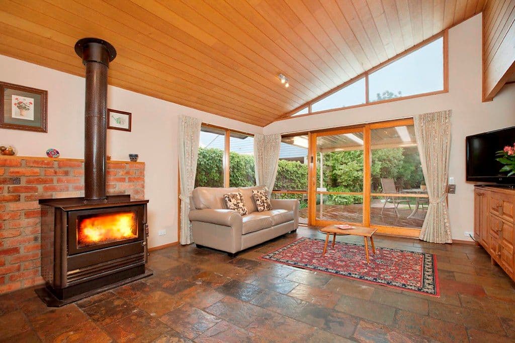 12 Lake Street, LAKE WENDOUREE VIC 3350, Lake Wendouree - Thumbnail 8