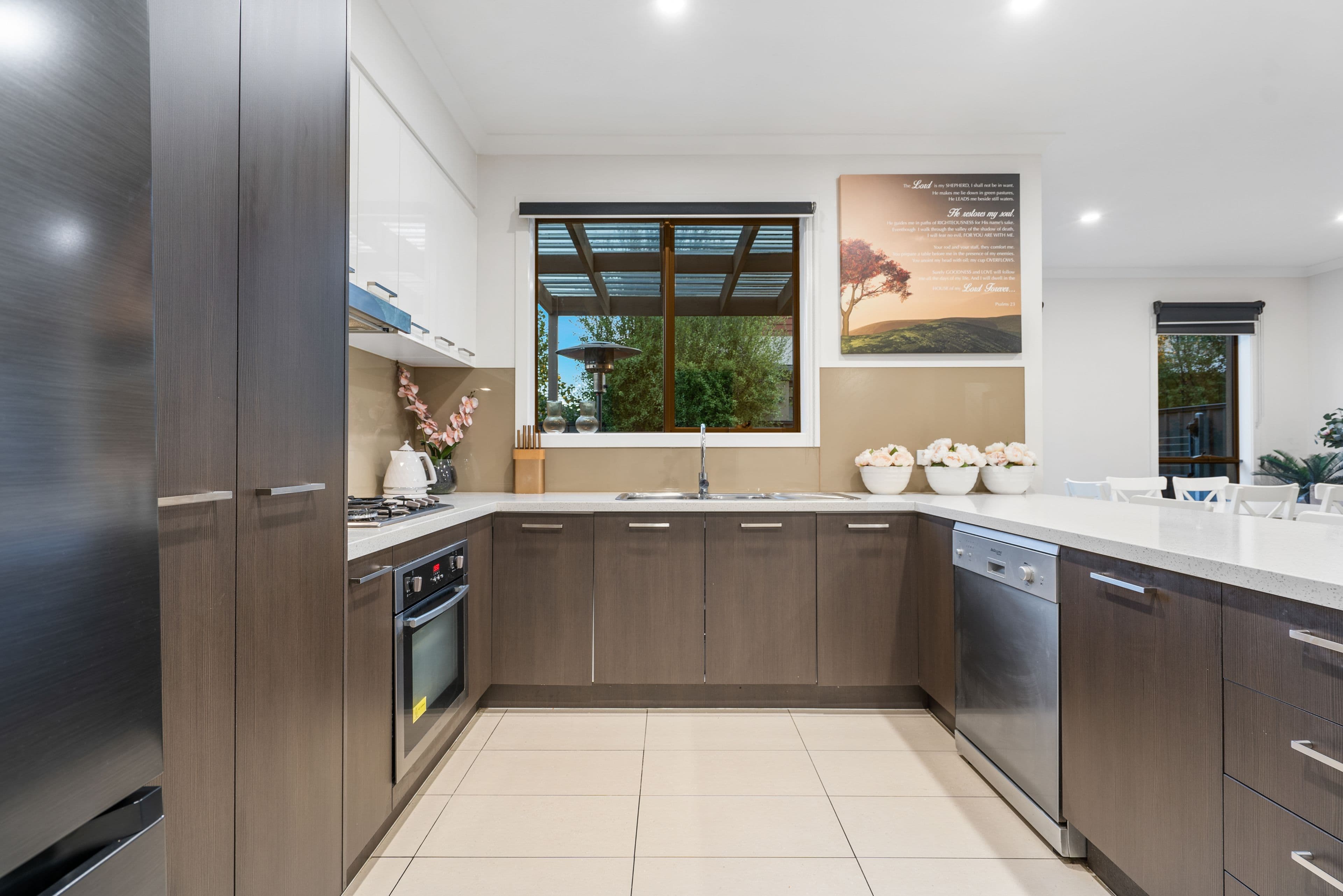 100 Capesthorne Drive, DERRIMUT VIC 3026, Derrimut - Thumbnail 3