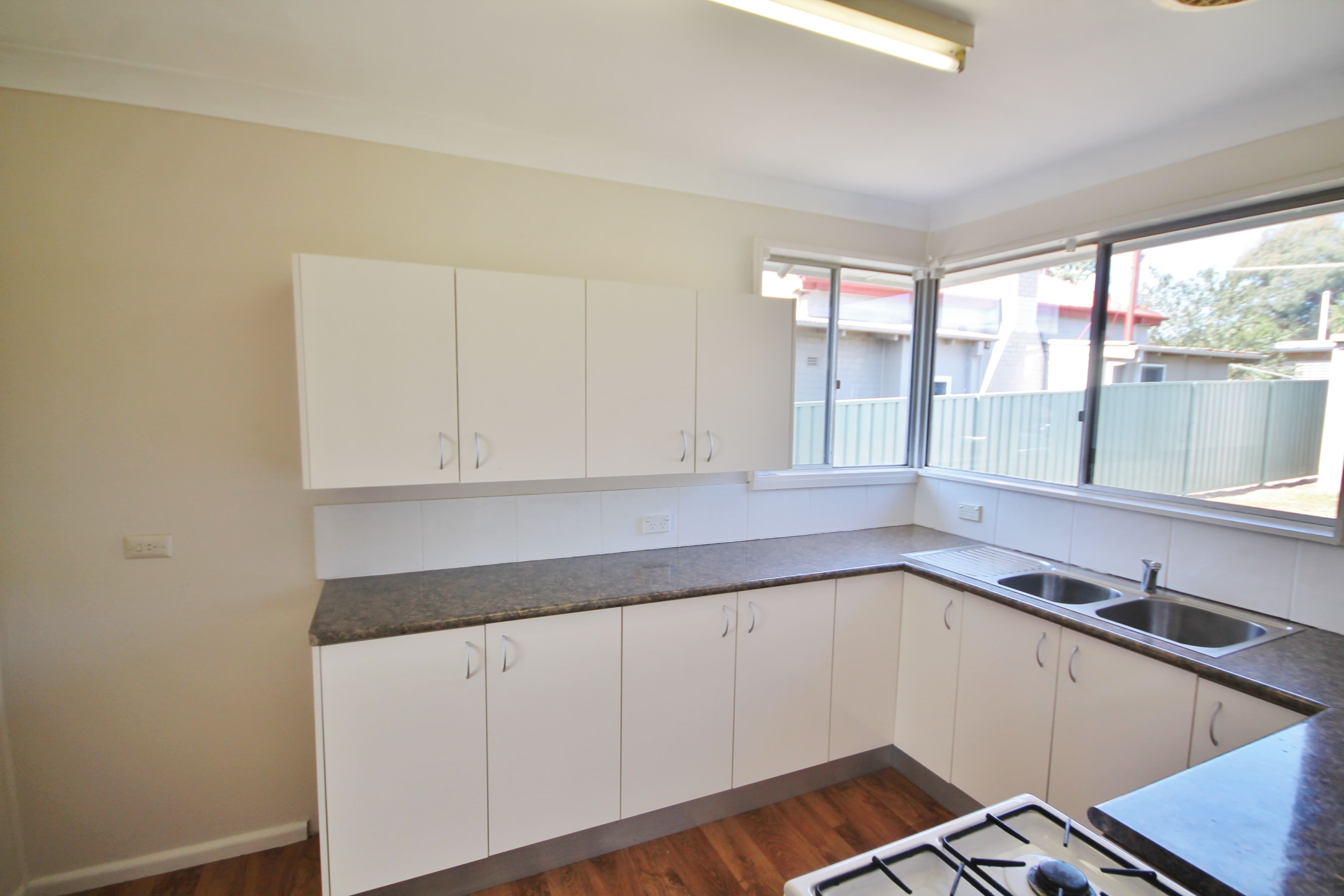 4 Spring Street, Young - Thumbnail 5