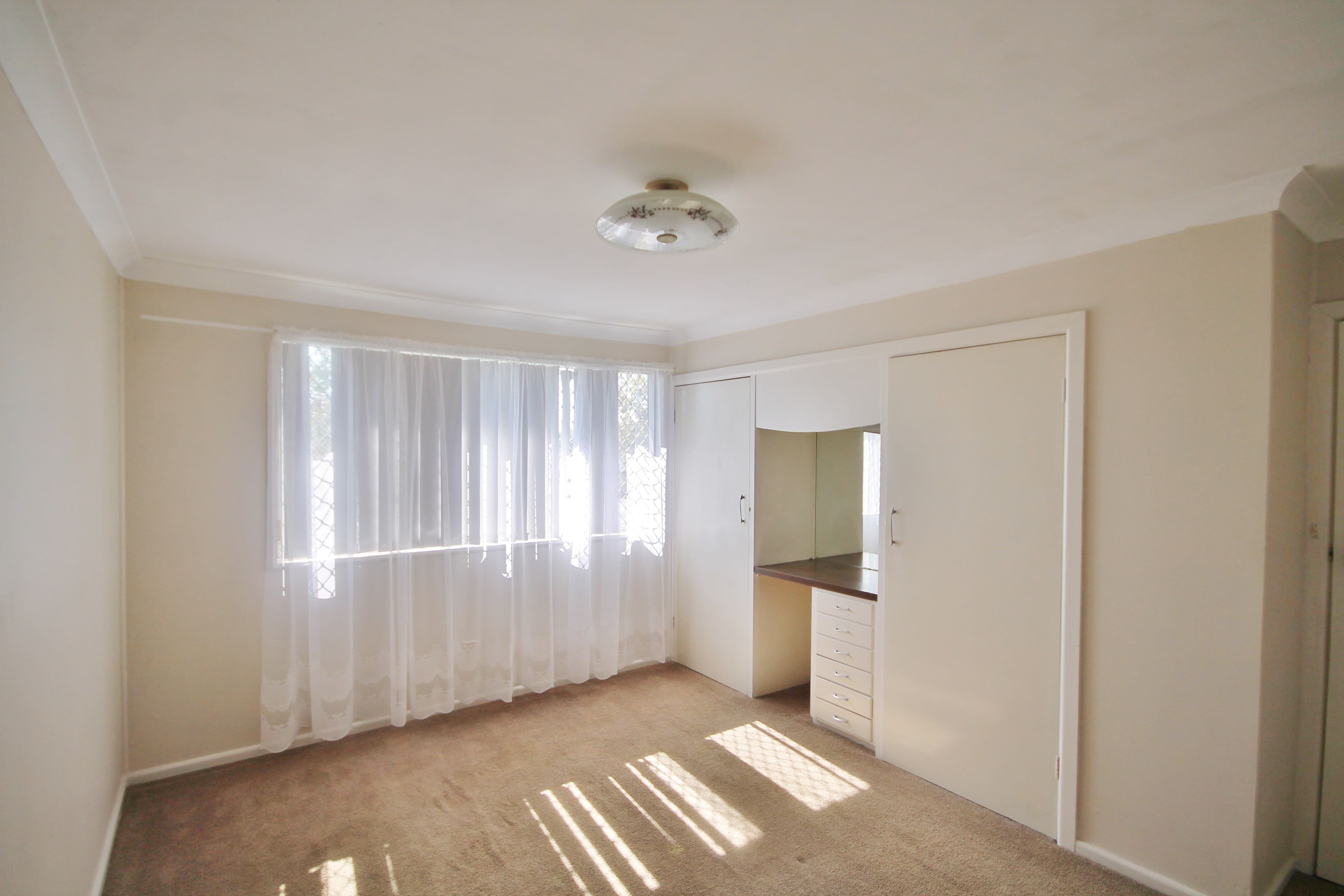 4 Spring Street, Young - Thumbnail 8