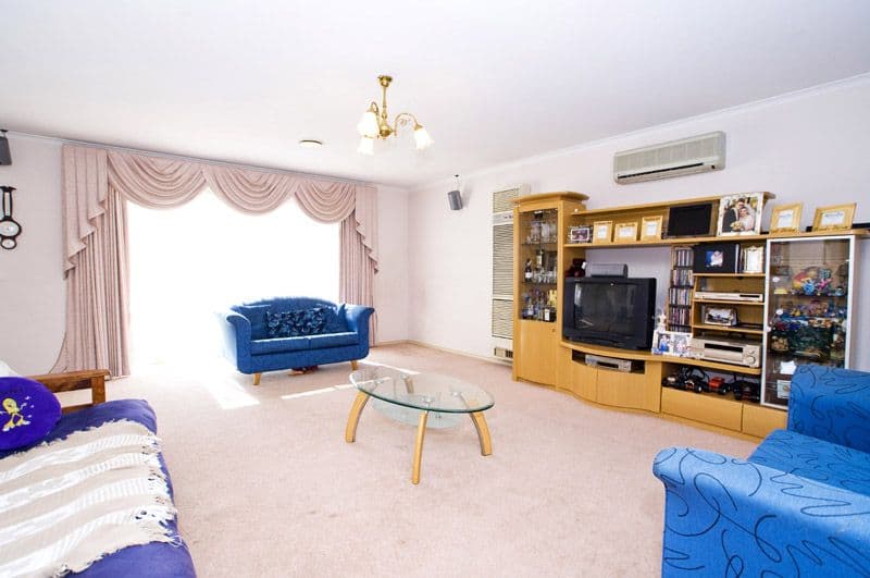 10 Warren Close, MILL PARK VIC 3082, Mill Park - Thumbnail 6