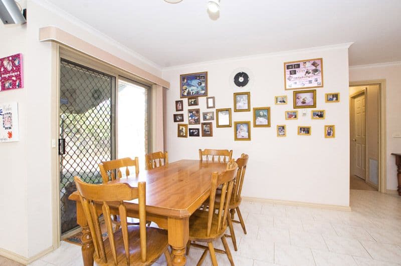 10 Warren Close, MILL PARK VIC 3082, Mill Park - Thumbnail 7