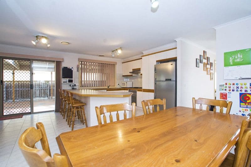 10 Warren Close, MILL PARK VIC 3082, Mill Park - Thumbnail 8