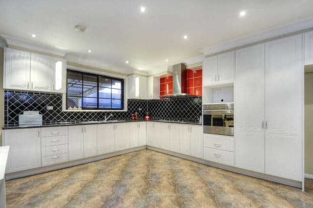 111 Burbank Drive, Reservoir VIC 3073, Reservoir - Thumbnail 4