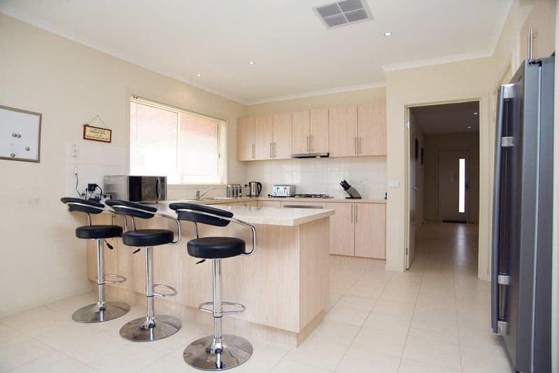1 Rowanval Terrace, MERNDA VIC 3754, Mernda - Thumbnail 2