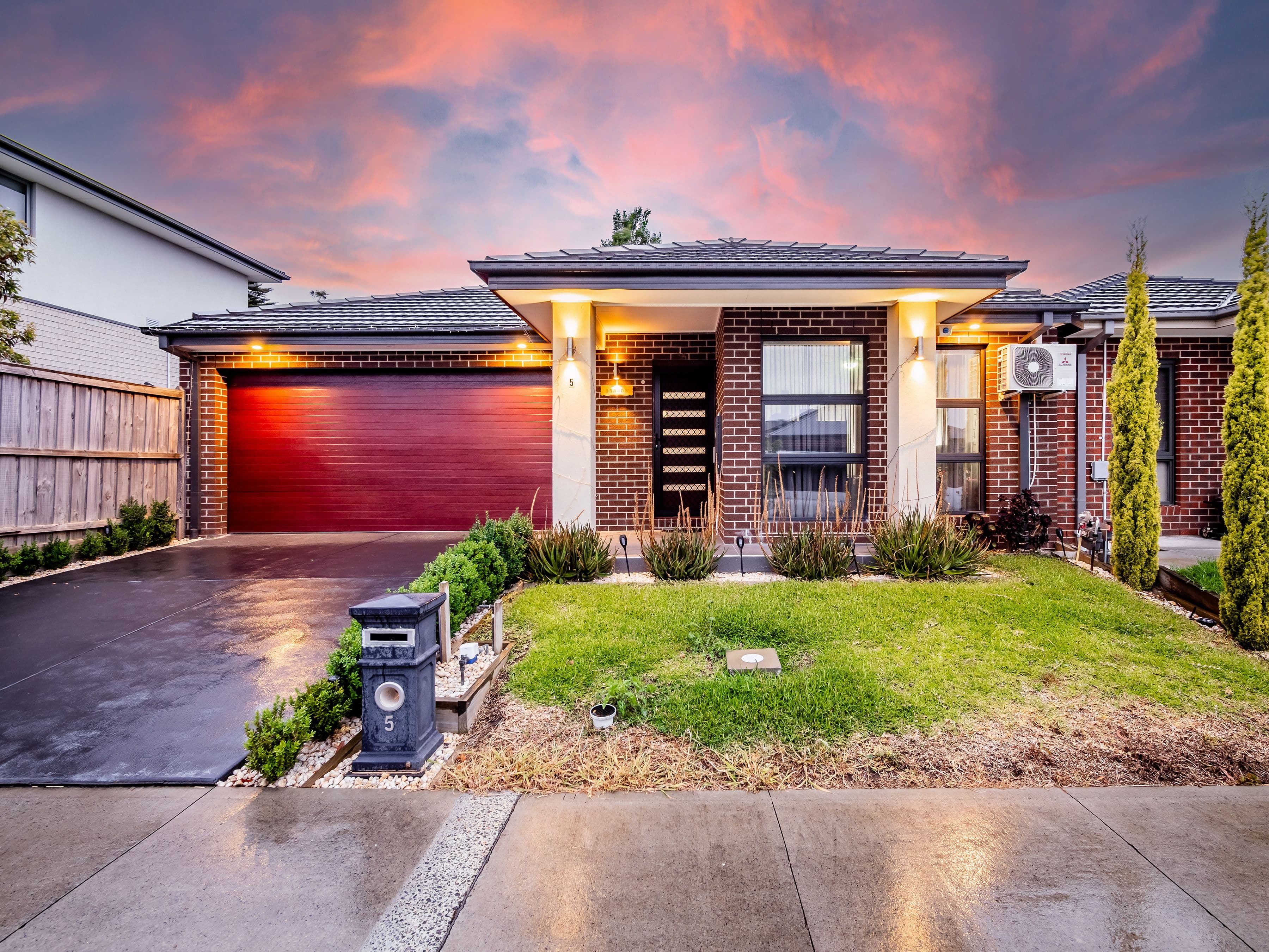 5 Madeira Drive, Clyde North VIC 3978, Clyde North - Thumbnail 2