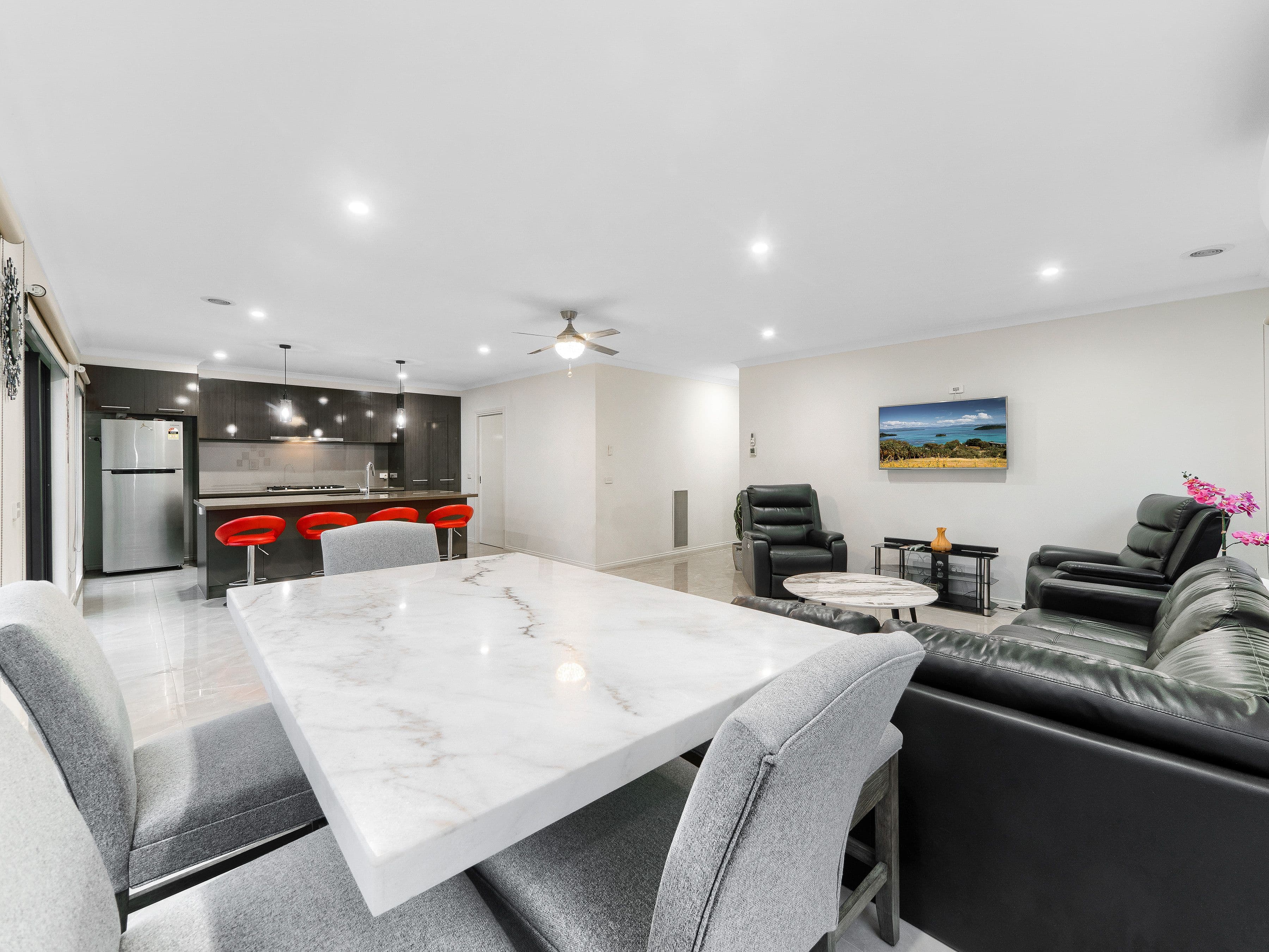 5 Madeira Drive, Clyde North VIC 3978, Clyde North - Thumbnail 5
