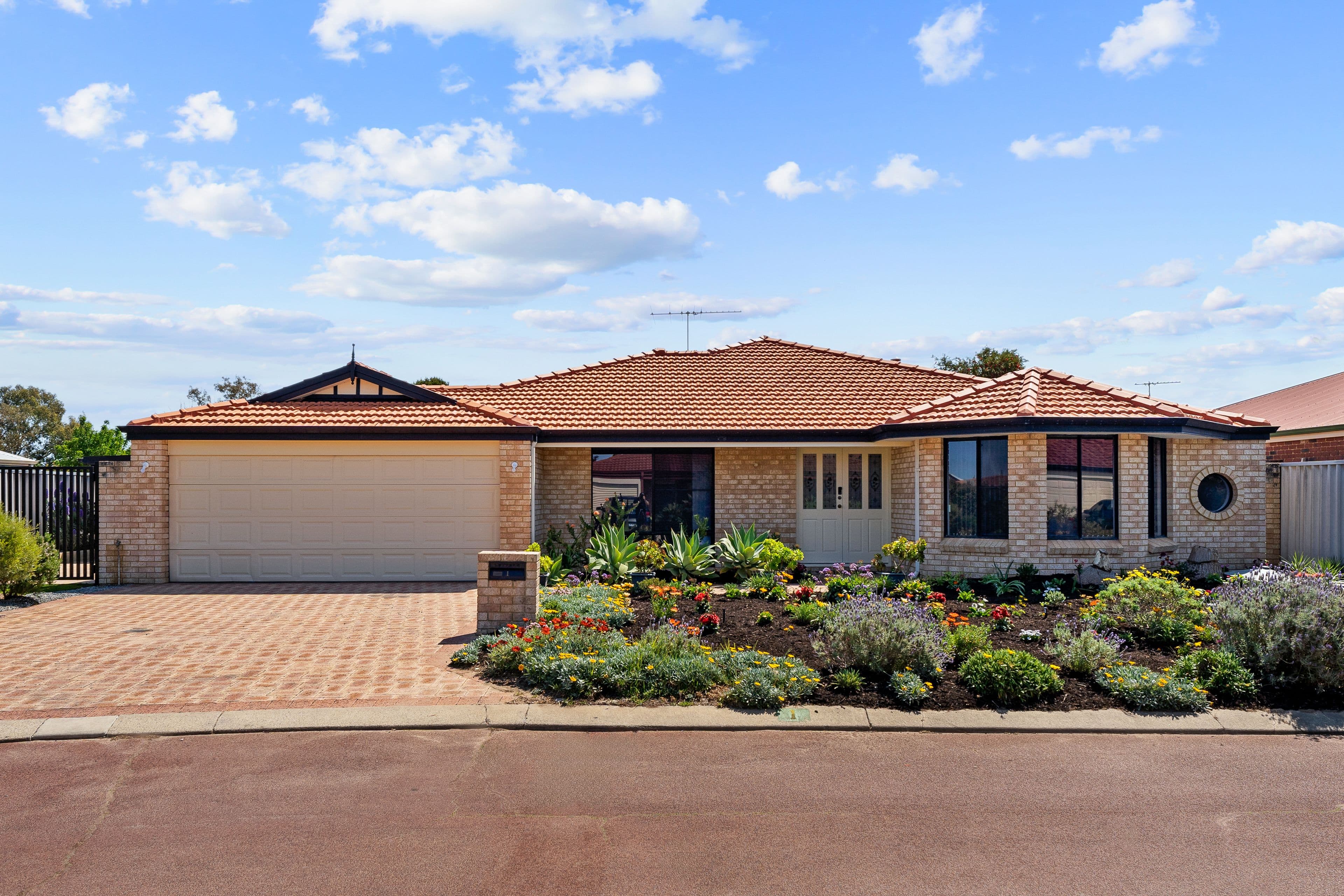 1 Lois Lane, Warnbro WA 6169, Warnbro - Image 1