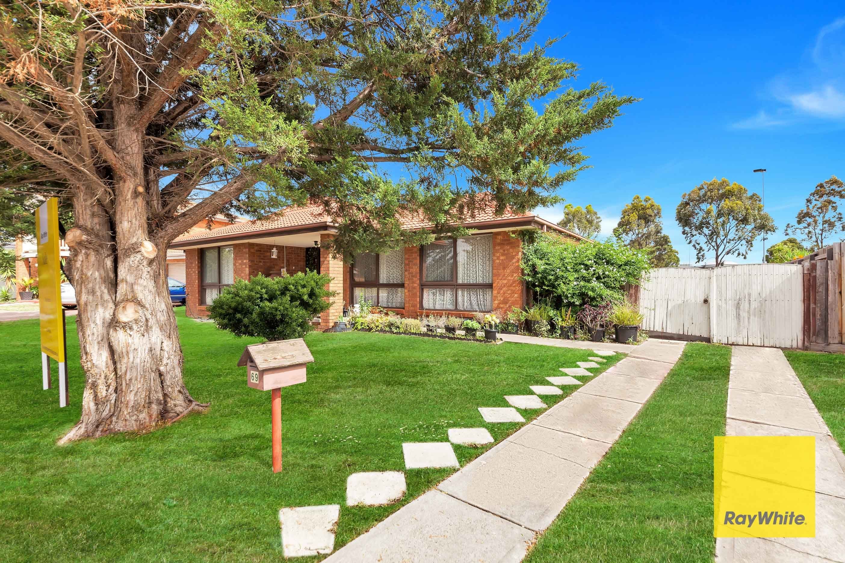 69 Johnson Avenue, Hoppers Crossing VIC 3029, Hoppers Crossing - Thumbnail 2