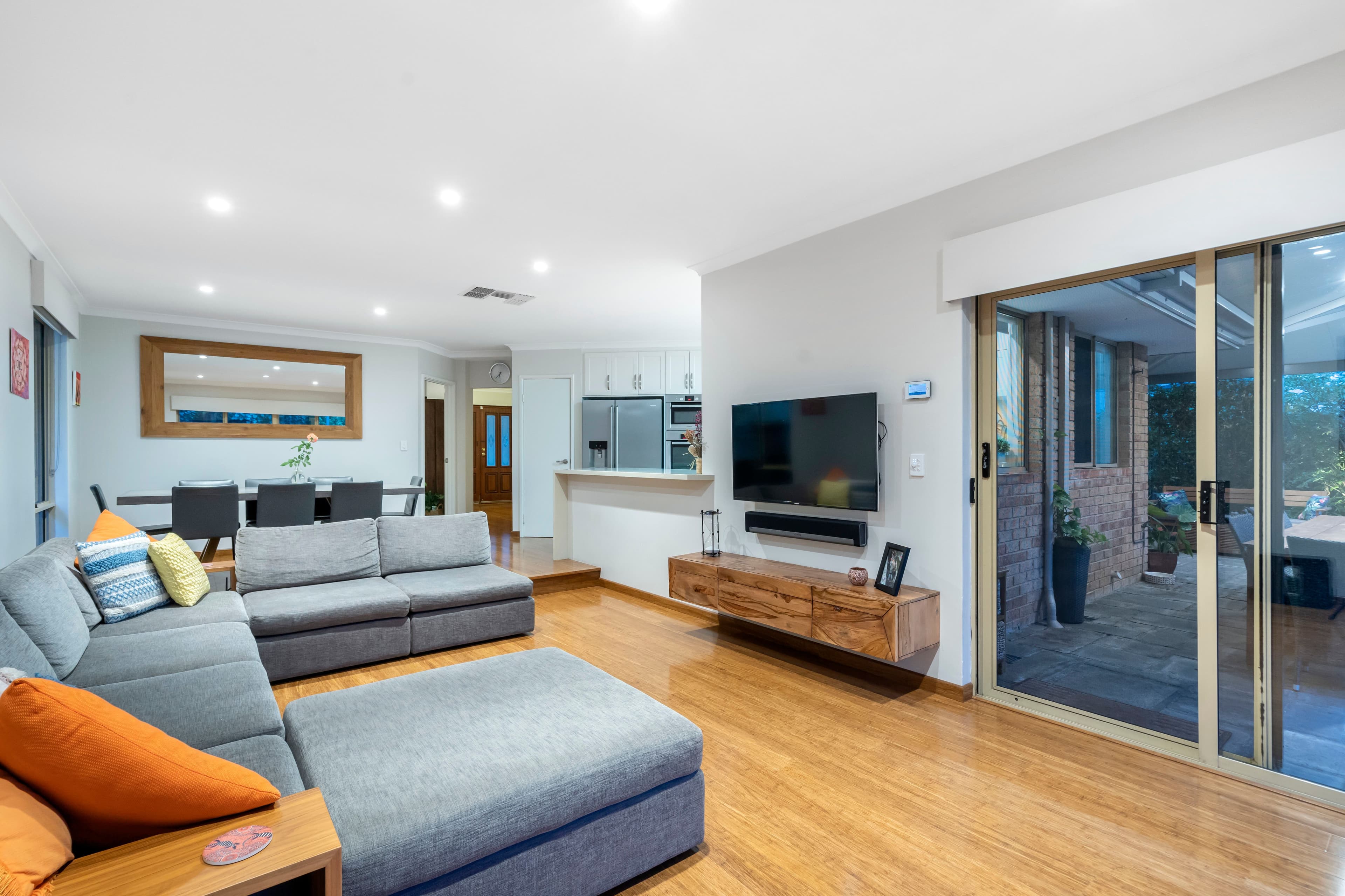 16 Oxcliffe Road, Doubleview WA 6018, Doubleview - Thumbnail 6