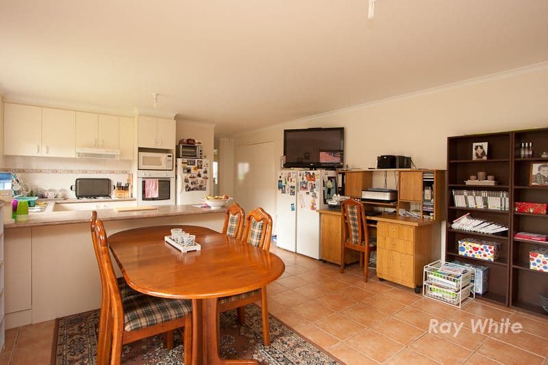 7 Jarrah Court, PAKENHAM VIC 3810, Pakenham - Thumbnail 6