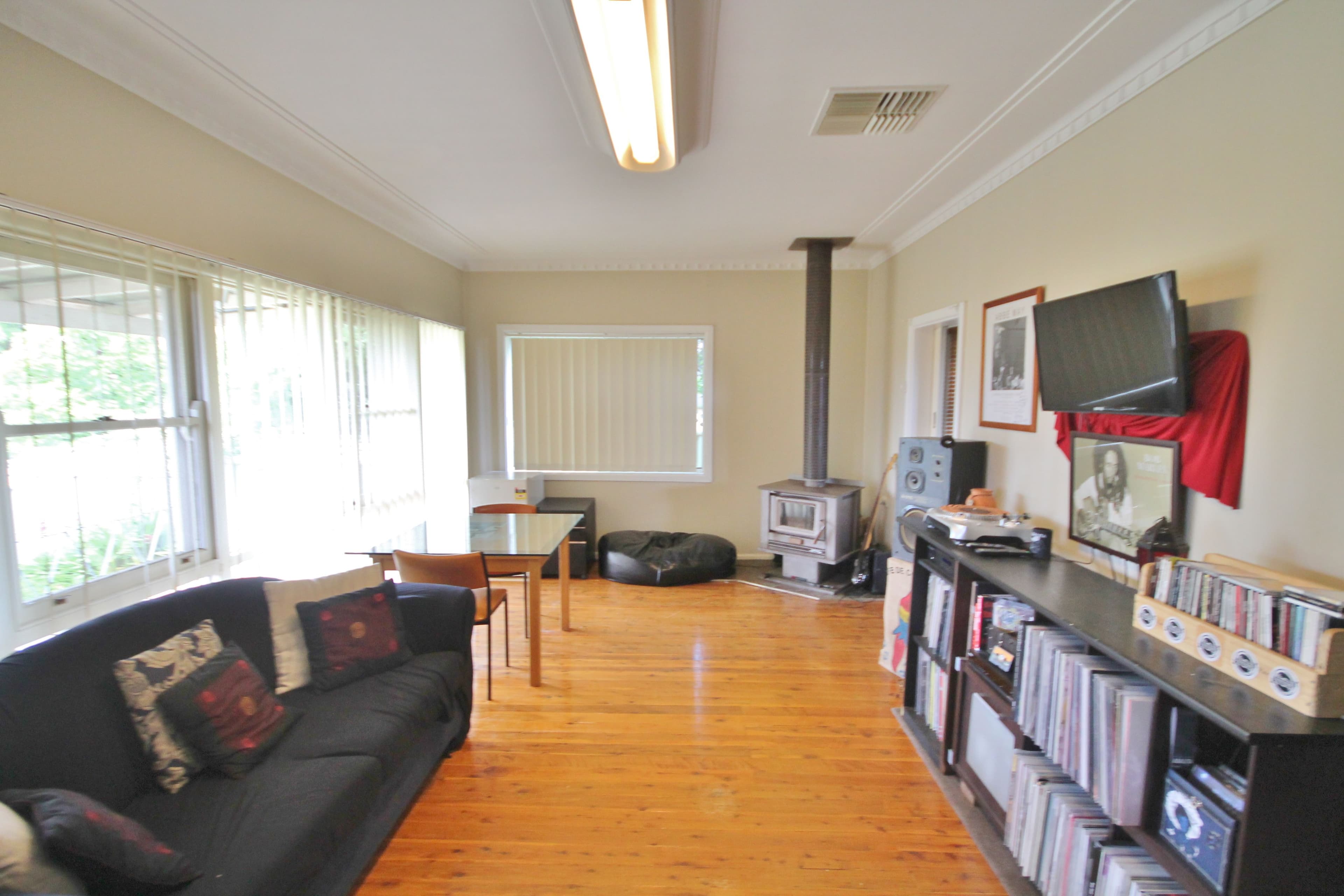 9 White Street, Young - Thumbnail 2