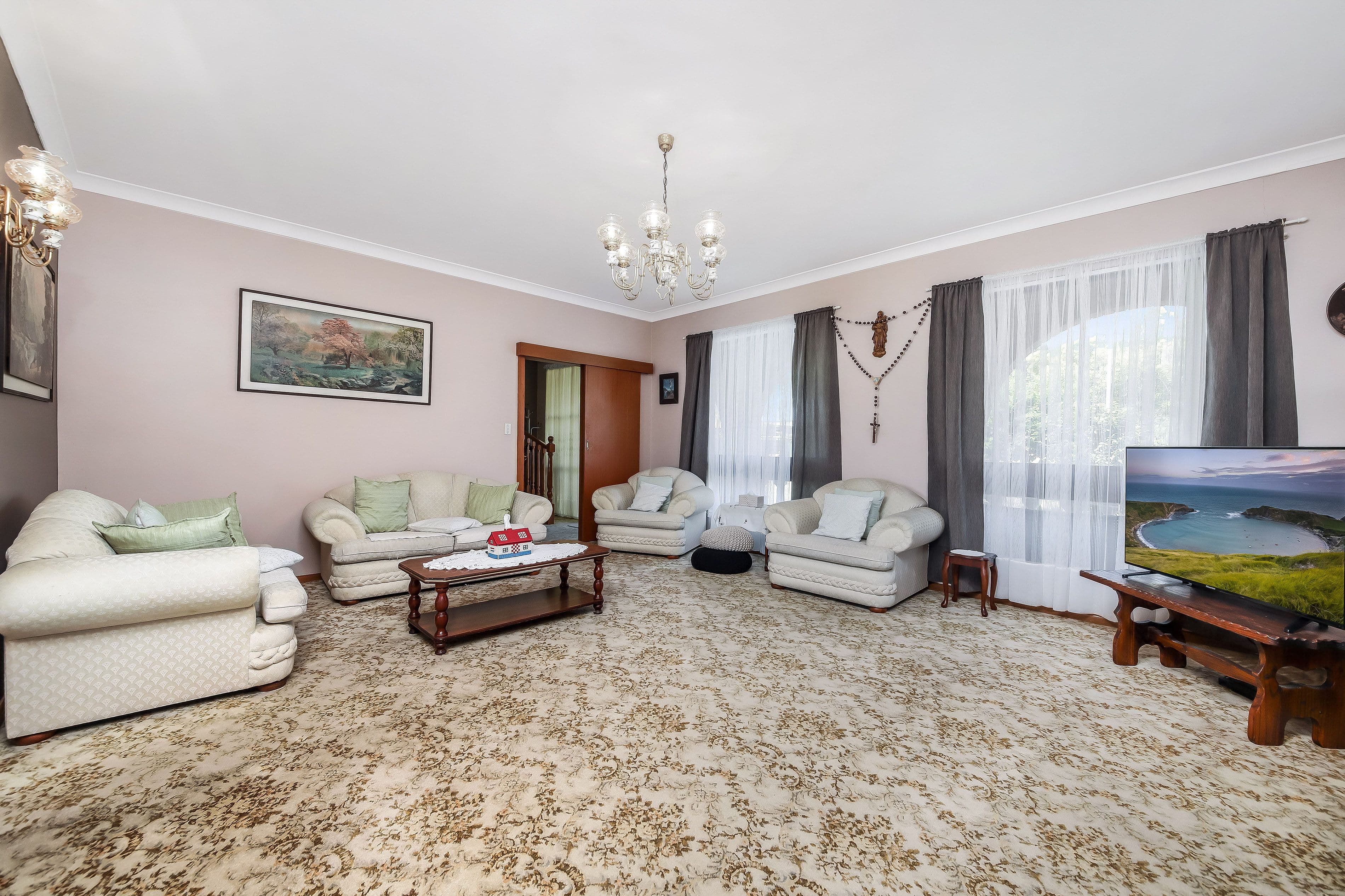 14 Salamander Place, Mount Lewis - Thumbnail 2
